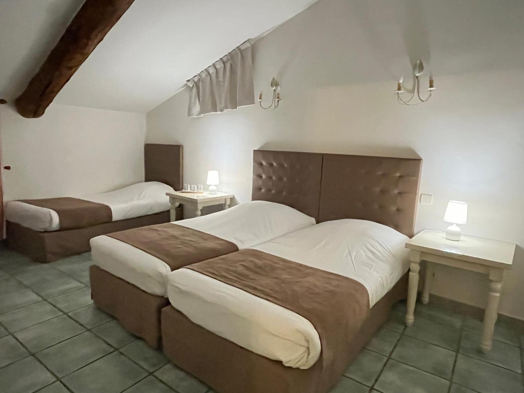 Hotel Logis La Bastide Des Monges Nyons