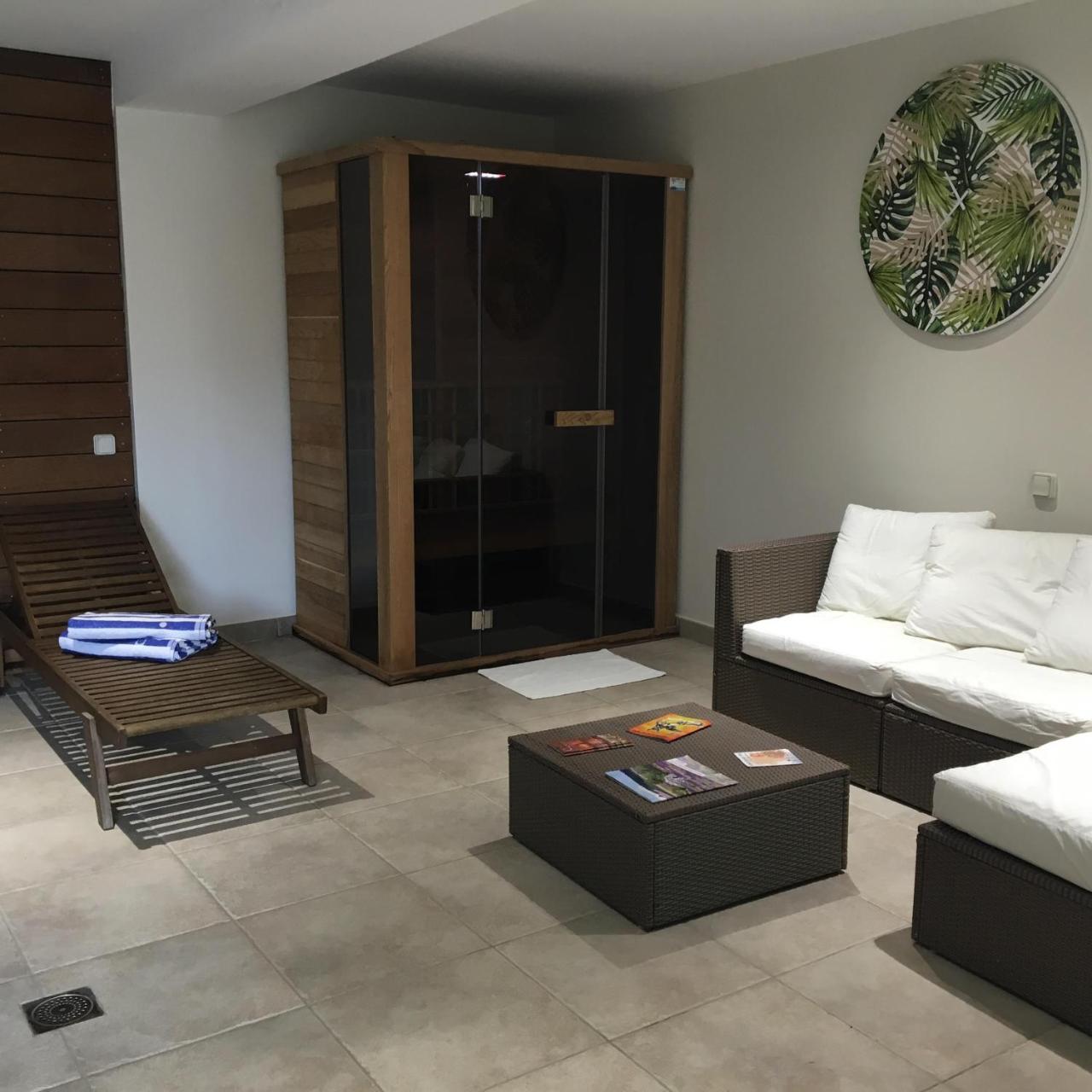 Logis La Bastide Des Monges